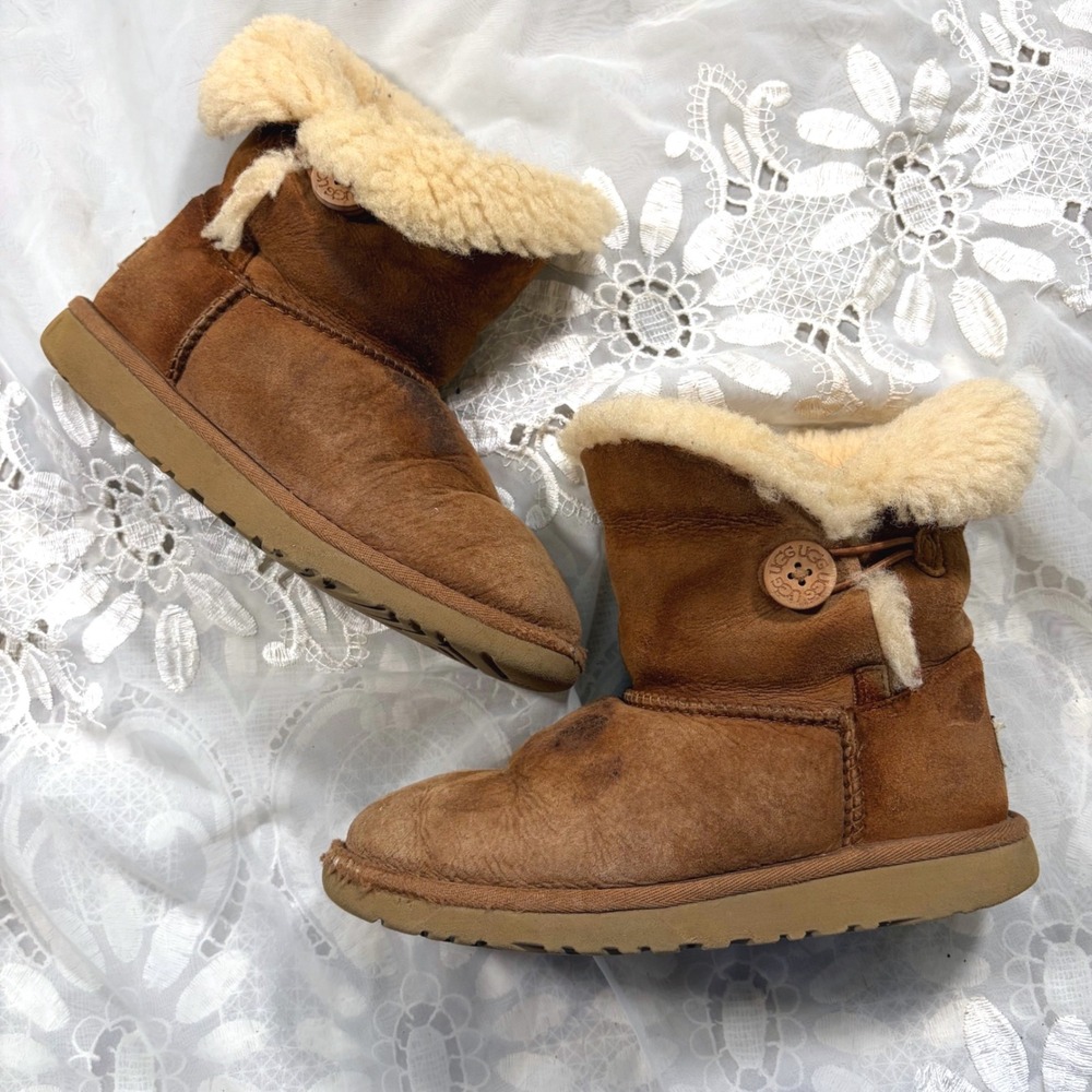 Y2K Fall UGG Bailey Button Chestnut Brown Suede Shearling Boots Womens 4